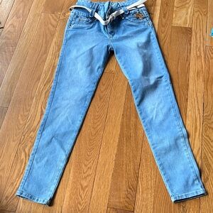 Classic Blue Skinny Jeans with White Belt